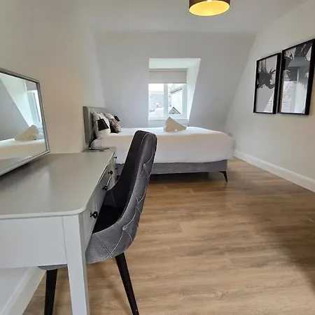 Comfotable Centre Two Bedroom *