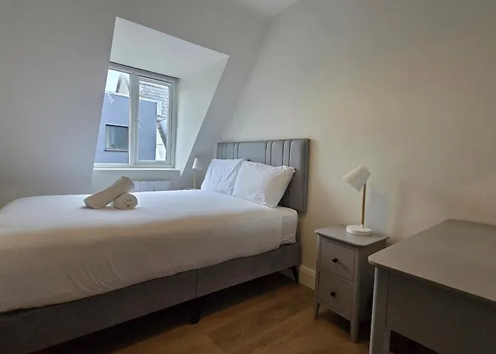 Comfotable Centre Two Bedroom