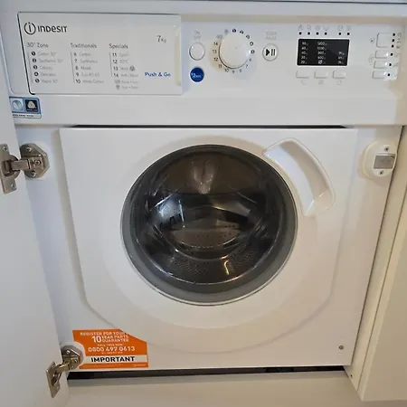 Comfotable Centre Two Bedroom Apartment Galway