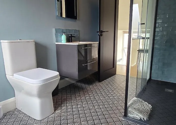 Comfotable Centre Two Bedroom Apartamento